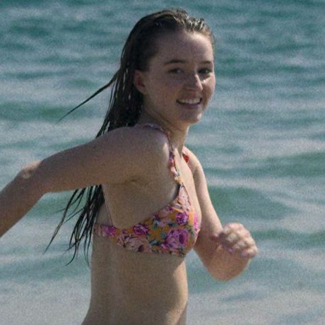 Kaitlyn Dever Nude