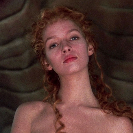 Uma Thurman Nude